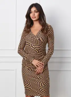 Rochie Anisia bej cu imprimeu negru si fronseu pe talie
