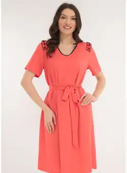 Rochie casual corai cu volane si perle pe umeri