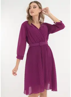 Rochie clos magenta cu fusta plisata si curea in talie