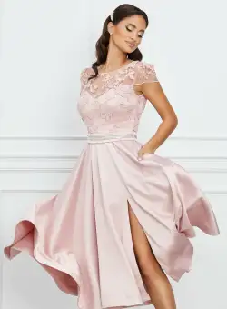 Rochie MBG roz cu dantela la bust si crepeu maxi