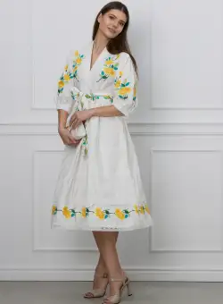 Rochie Nadia alba cu broderie galbena si cordon in talie