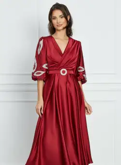 Rochie Nicole bordo cu strasuri pe maneci si curea in talie