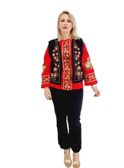 Vesta traditionala Dorina