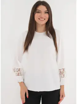 Bluza alba cu insertii din dantela