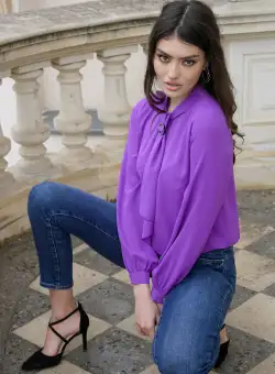 Bluza Dy Fashion mov cu aplicatie tip cravata si inel metalic