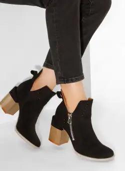 Botine perforate Esperanza negre