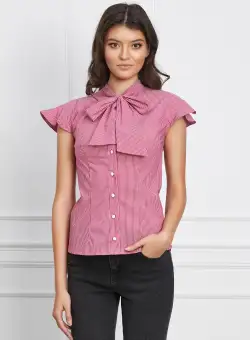 Camasa Dy Fashion roz cu dungi albe cu funda la bust si volanase la maneci