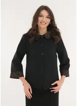 Capa neagra din stofa cu lana si guler din brocart auriu