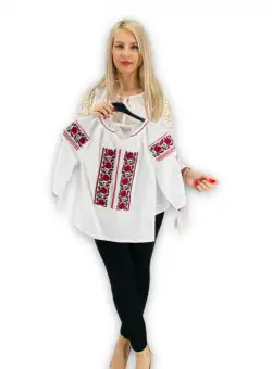 Ie traditionala fetite Clau 6