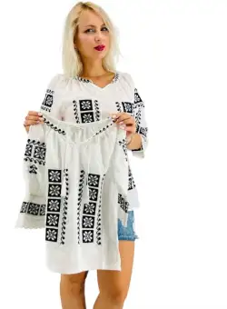 Ie Traditionala fetite Maricica 2