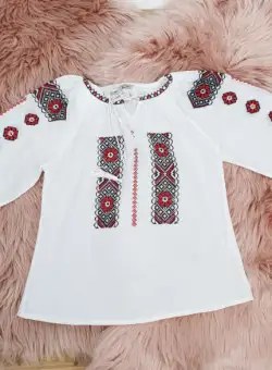 Ie Traditionala Fetite Traiana 2