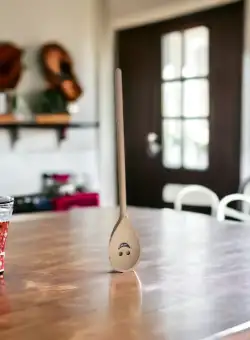 Lingura din lemn - Fata zambitoare