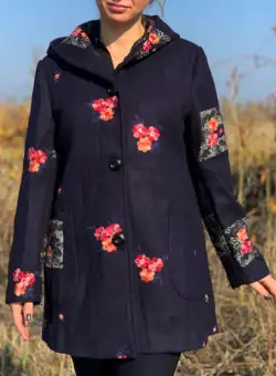 Palton brodat Amelie Bleumarin