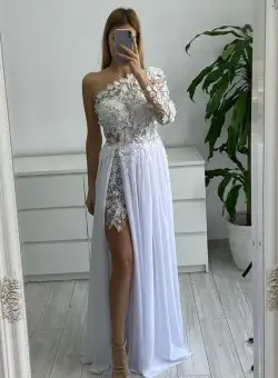 Rochie de ocazie alba din voal cu broderie in partea superioara