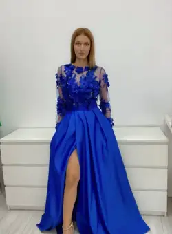 Rochie din tafta de culoare albastra cu broderie florala 3D