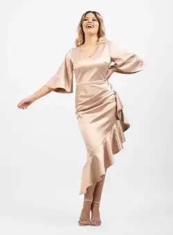 Rochie eleganta asimetrica bej cu volane si maneca lejera