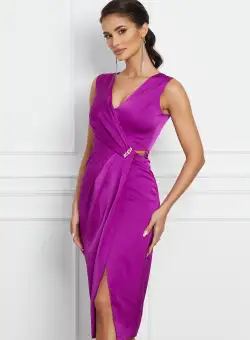 Rochie Ginette mov petrecuta cu aplicatie tip bijuterie