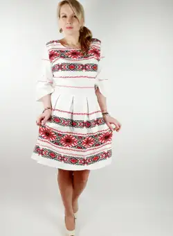 Rochie stilizata cu motive traditionale Laura