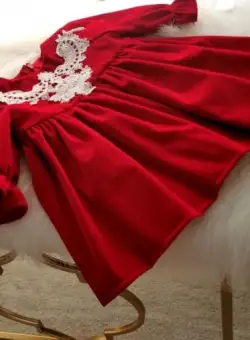 Rochita Rosie din catifea cu danteluta