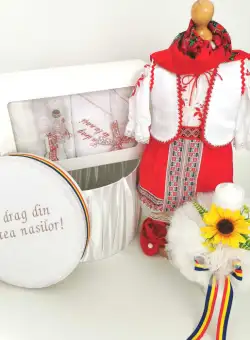 Set Botez Traditional Muna - 4 piese costumas, lumanare, trusou si cufar