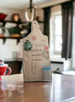 Tocator mare din lemn cu maner si gaura de agatat 39 cm si accesorii - Cea mai buna Bunica