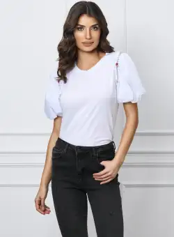 Tricou Madalina alb cu maneci bufante si strasuri