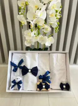 Trusou Botez format din 9 piese cu funda Bleumarin