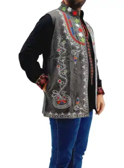 Vesta traditionala Lazar 9